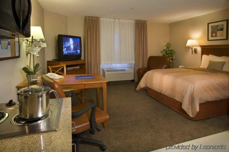 Extended Stay America Suites - San Antonio - North Room photo